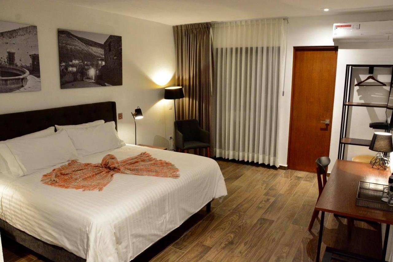Hotel Mina Real Cedral Extérieur photo