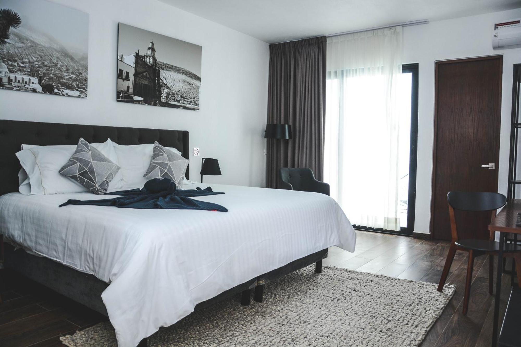 Hotel Mina Real Cedral Extérieur photo