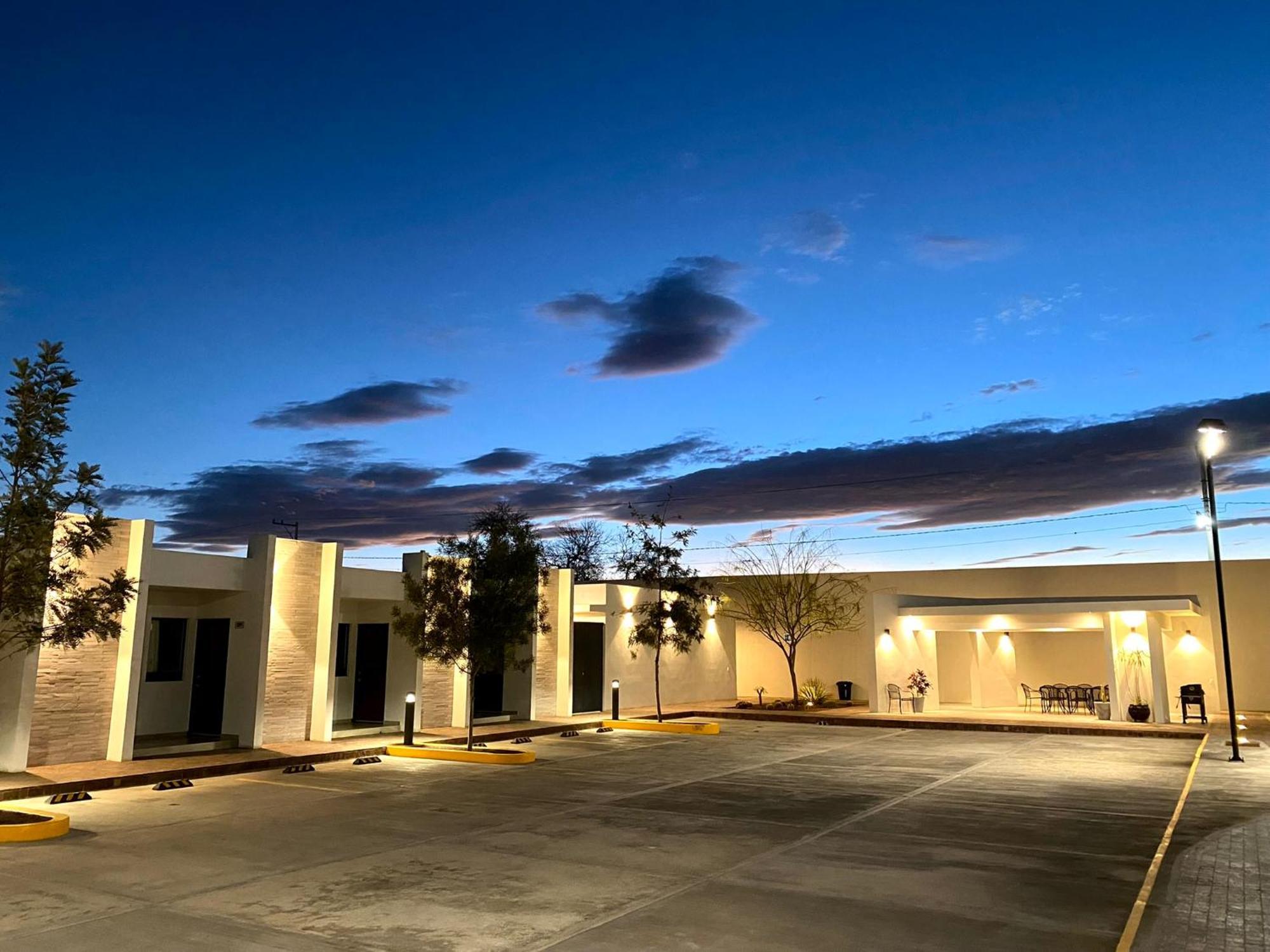 Hotel Mina Real Cedral Extérieur photo