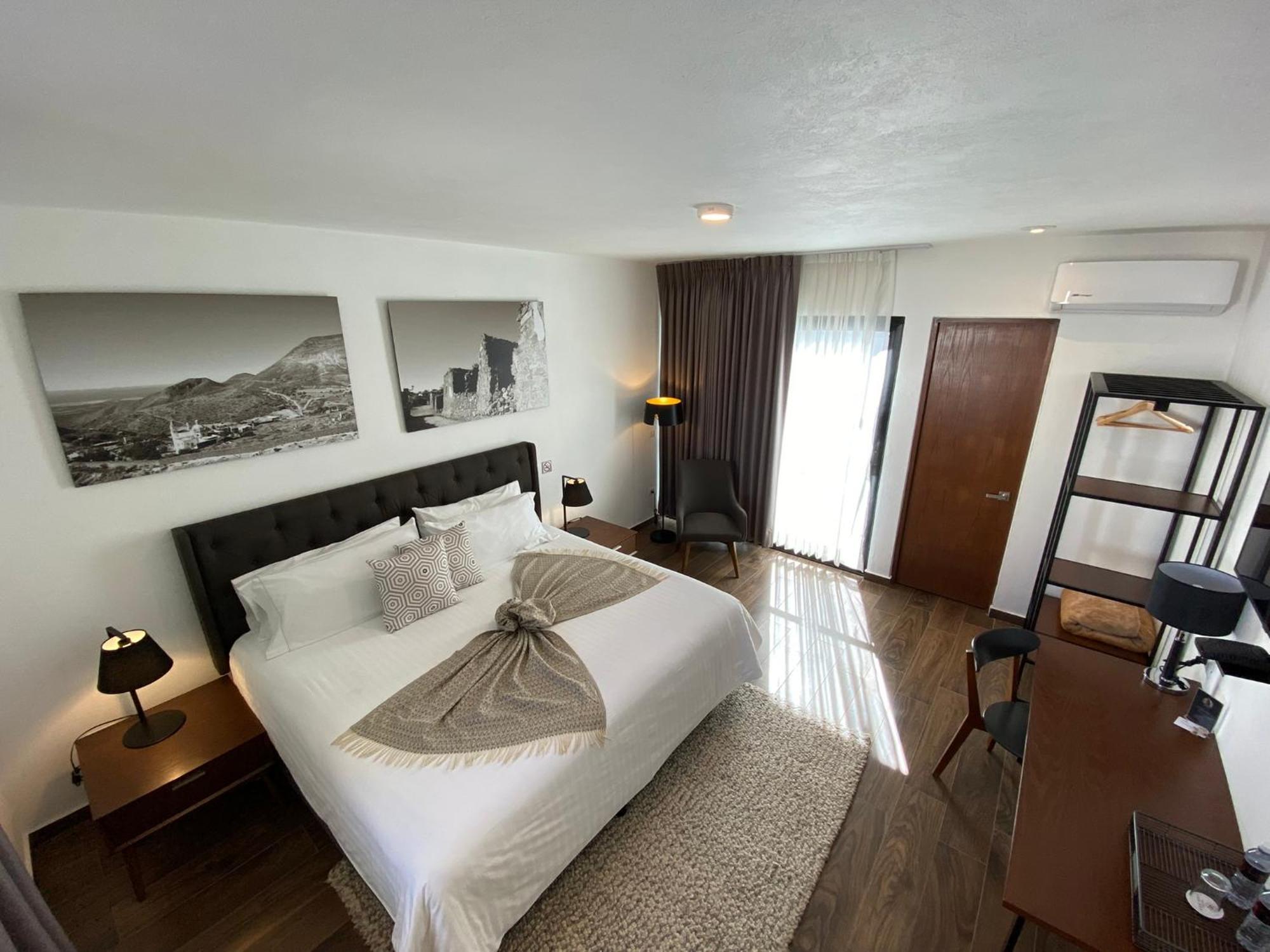 Hotel Mina Real Cedral Extérieur photo