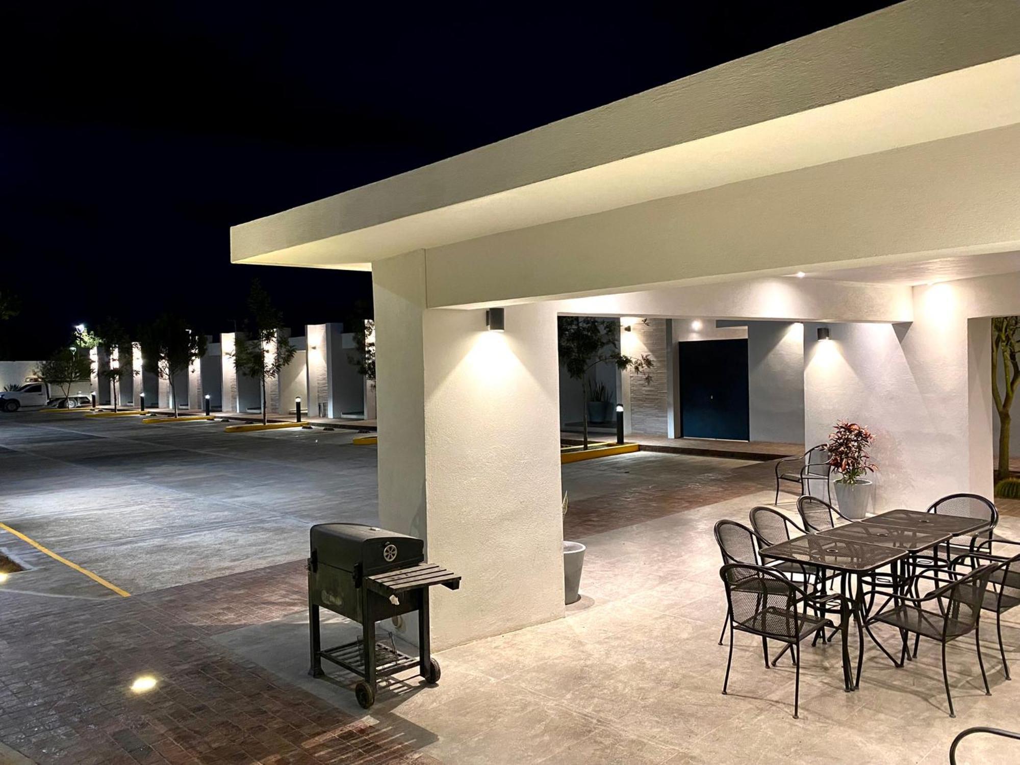 Hotel Mina Real Cedral Extérieur photo