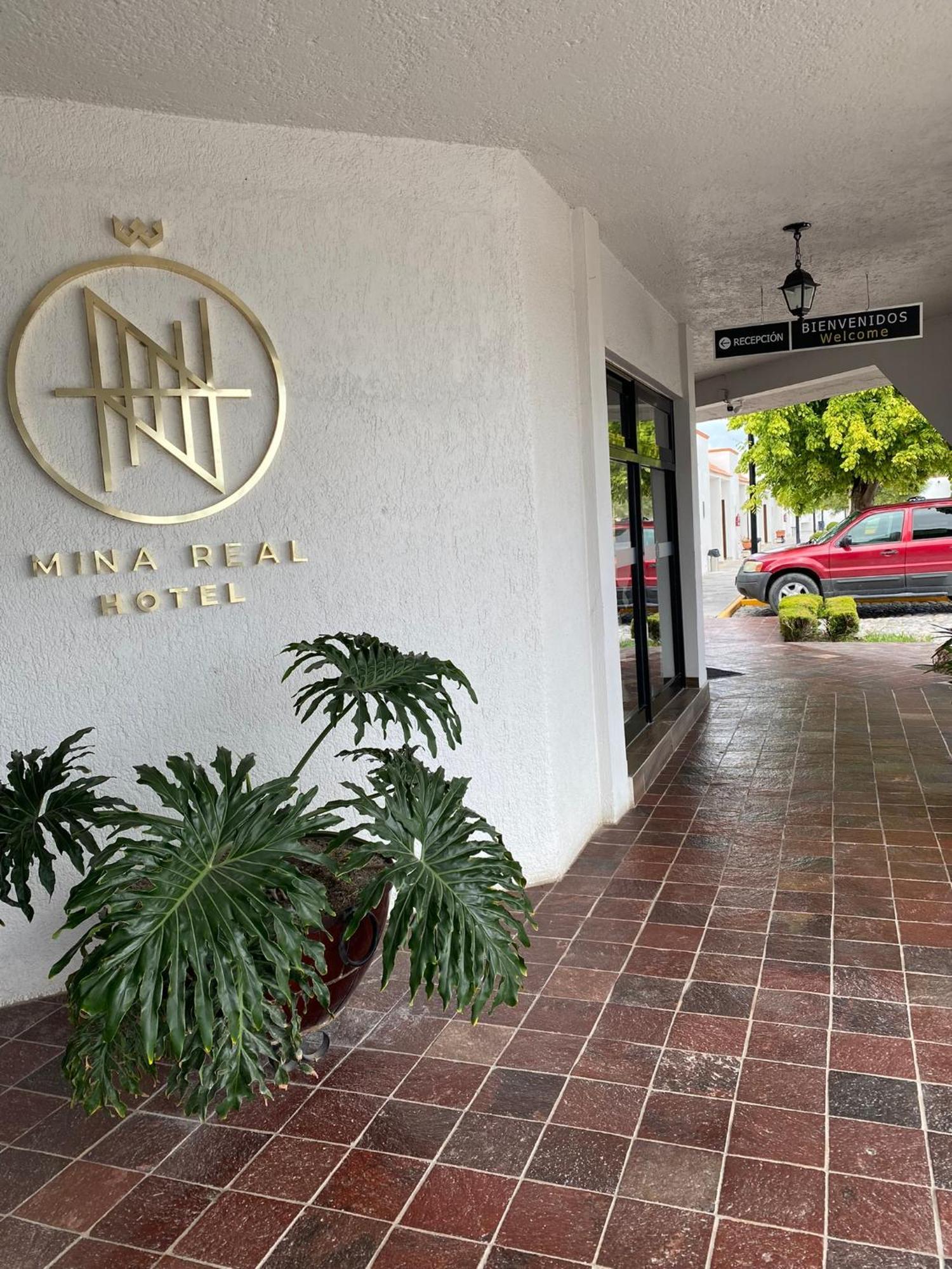 Hotel Mina Real Cedral Extérieur photo