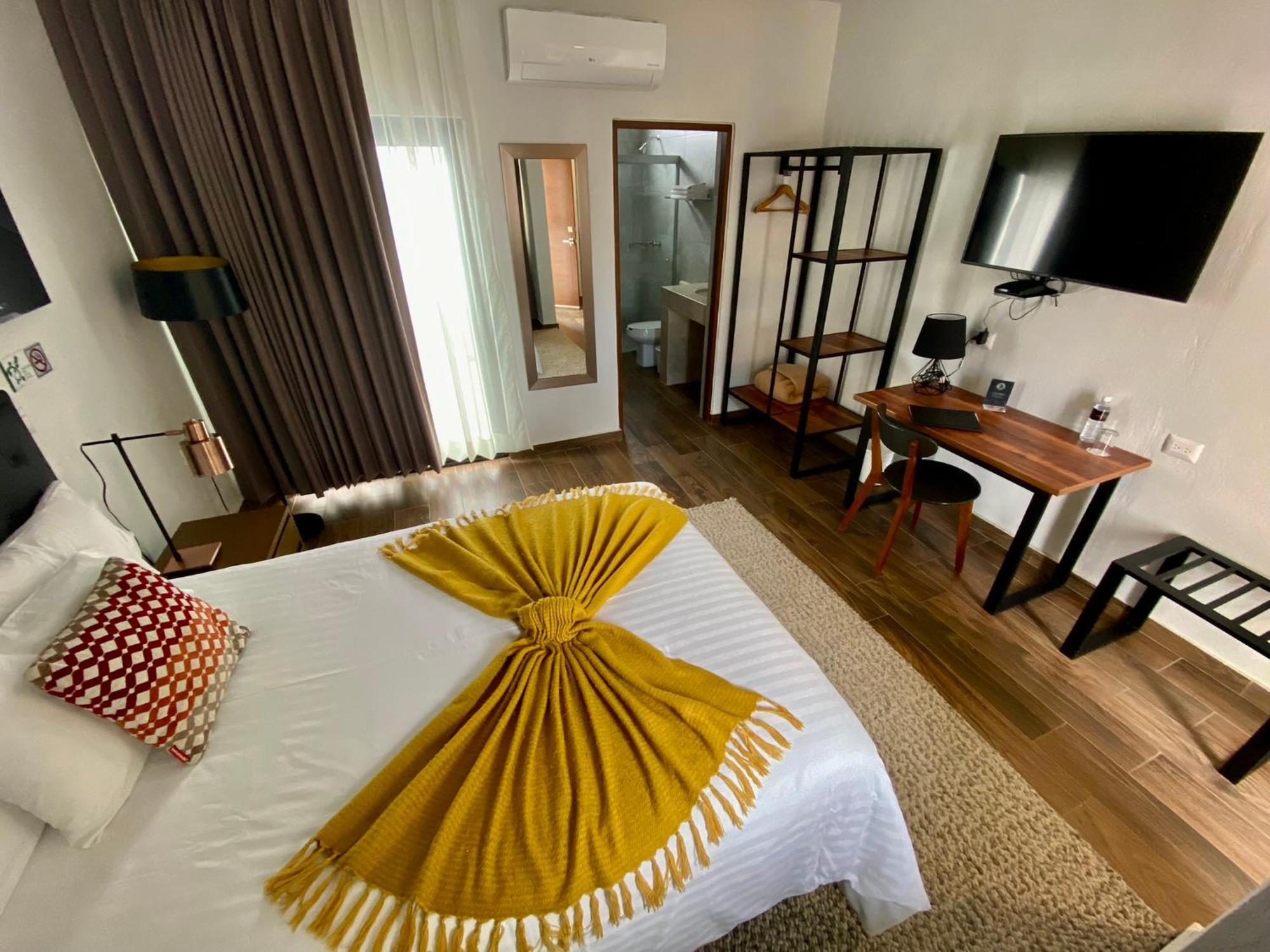 Hotel Mina Real Cedral Extérieur photo
