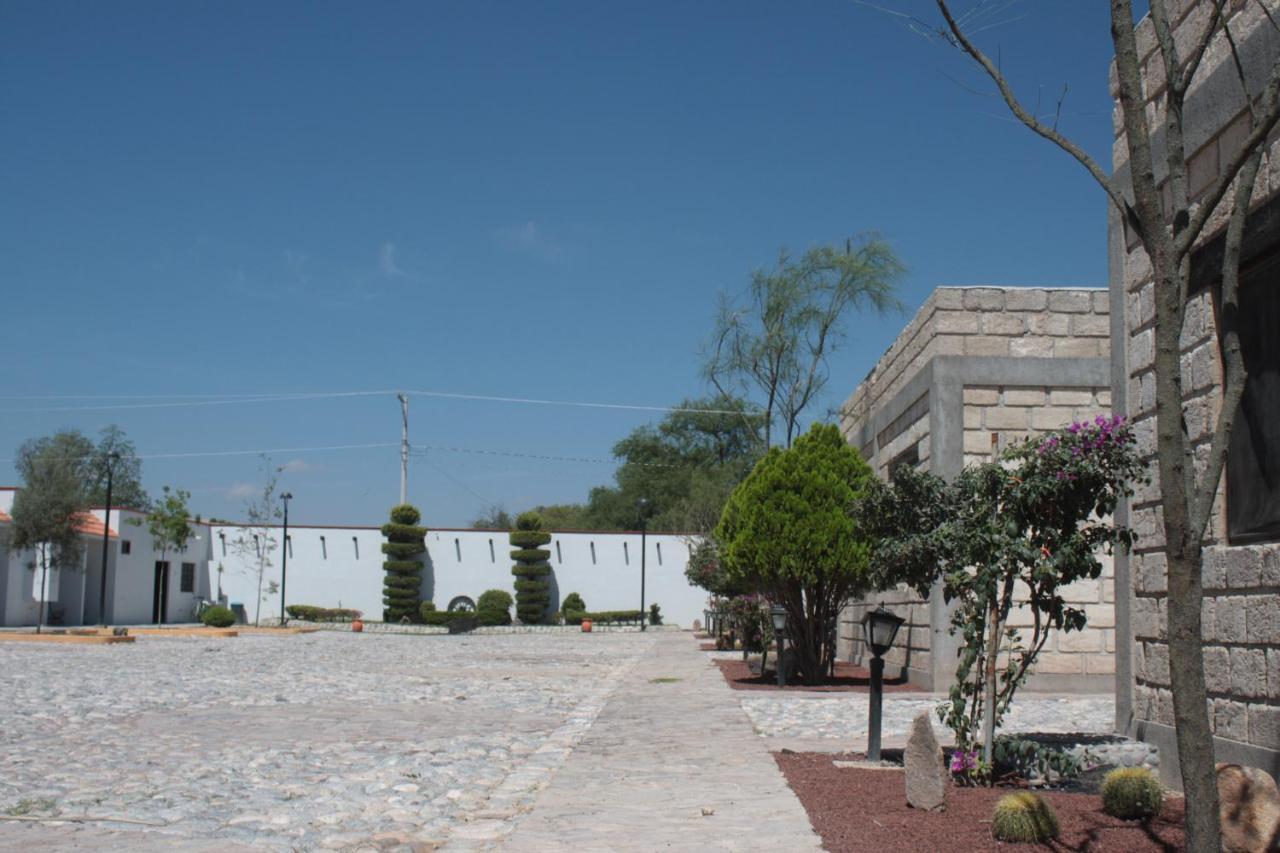 Hotel Mina Real Cedral Extérieur photo