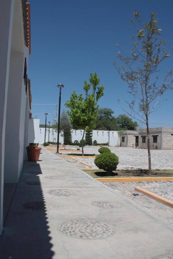 Hotel Mina Real Cedral Extérieur photo